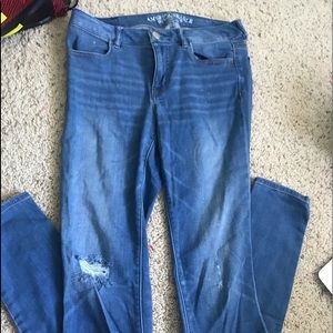 AMERICAN EAGLE JEANS